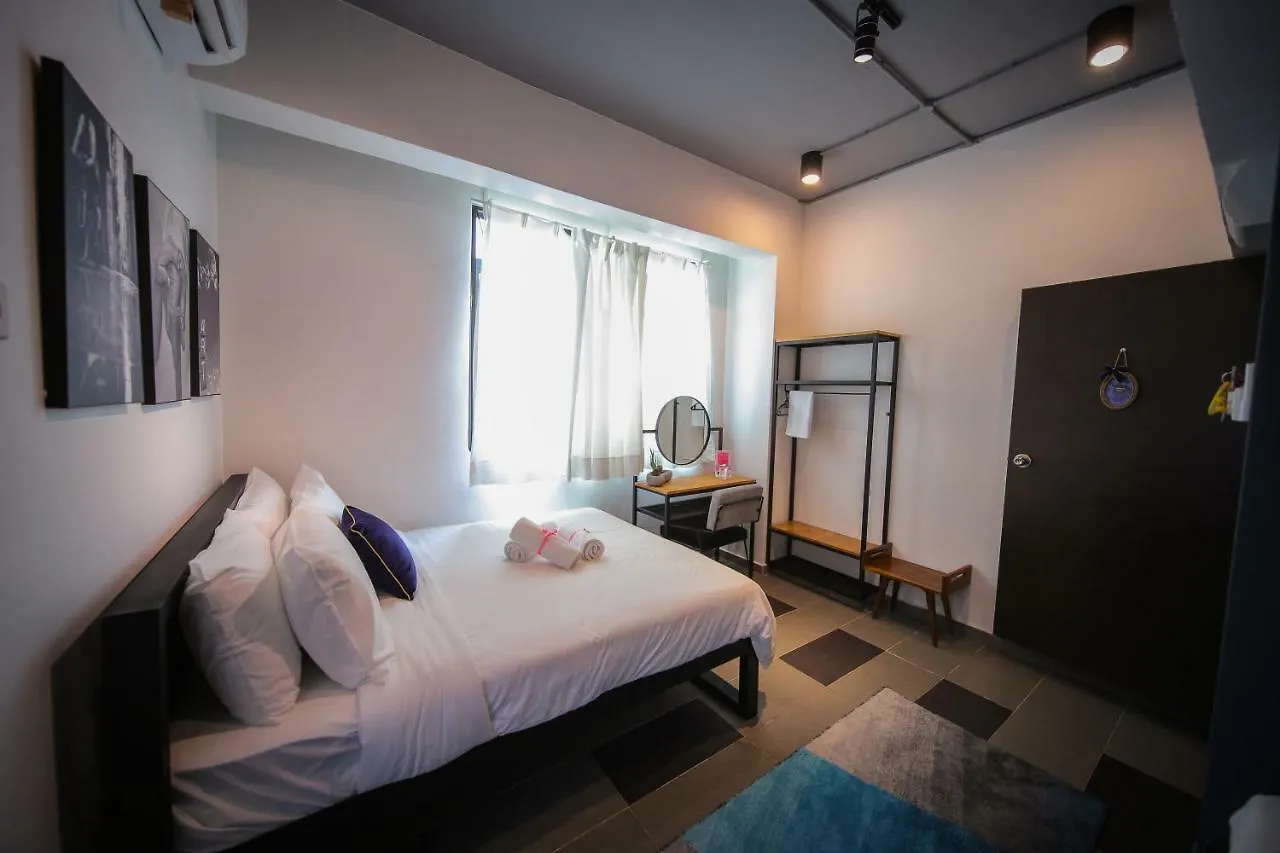 Bed & Breakfast The Best Hotel In Bayan Lepas - The Lov Penang