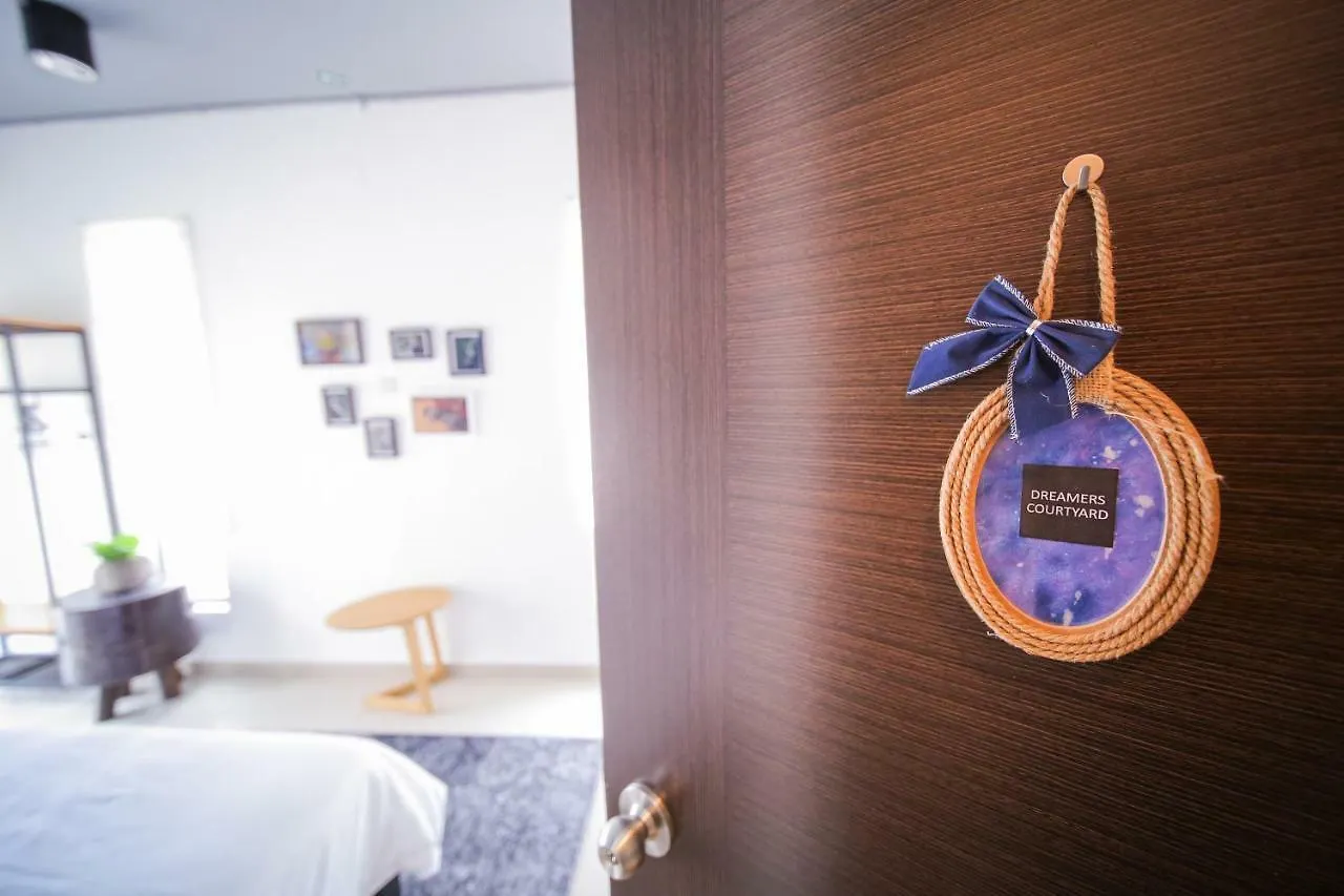 Bed & Breakfast The Best Hotel In Bayan Lepas - The Lov Penang