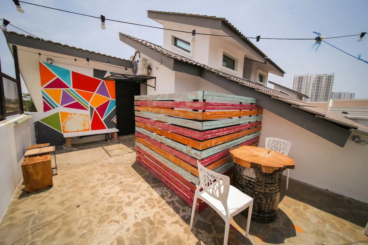 The Best Hotel In Bayan Lepas - The Lov Penang Bed & Breakfast