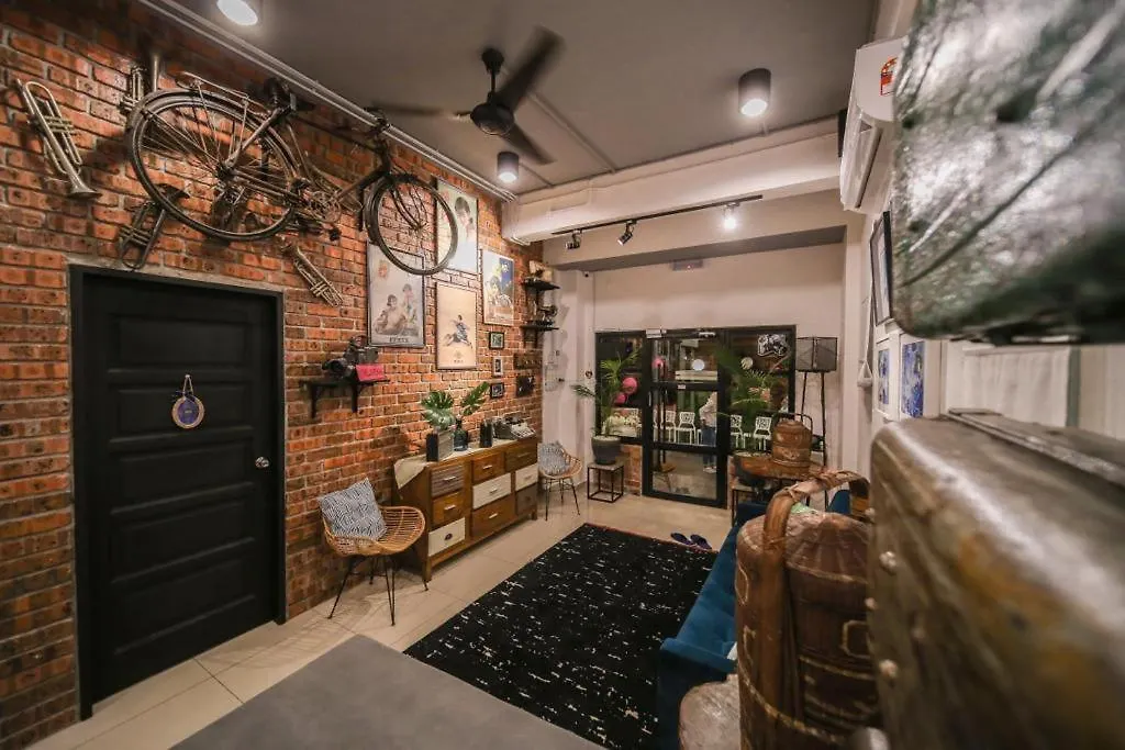 The Best Hotel In Bayan Lepas - The Lov Penang Bed & Breakfast