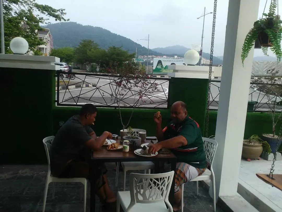 Bed & Breakfast The Best Hotel In Bayan Lepas - The Lov Penang